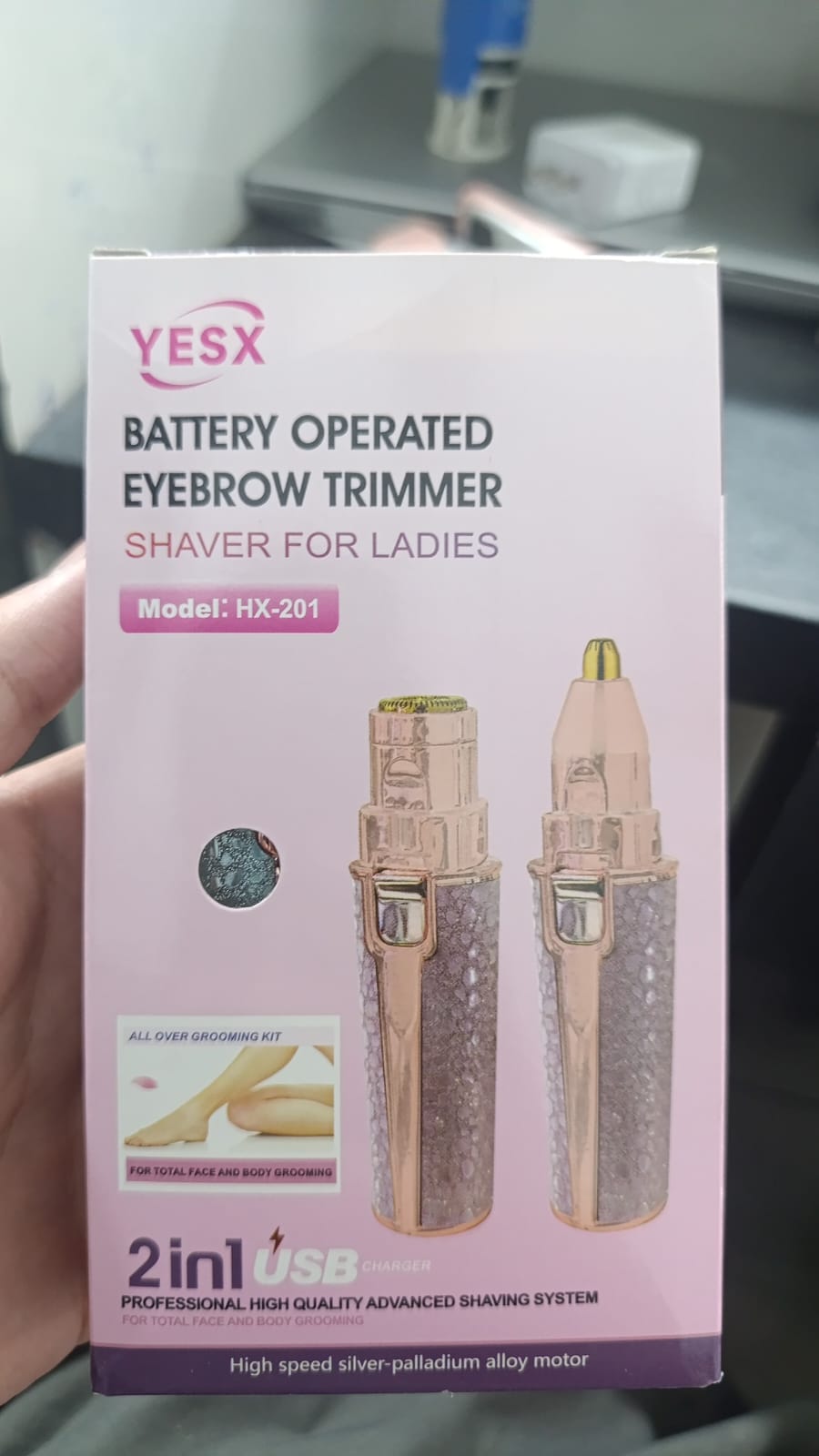 Portable Precision Electric Eyebrow trimmer with Built-in LED Light